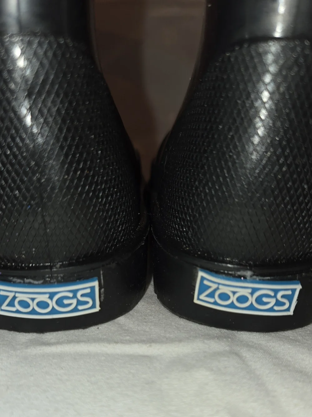 Zoogs glossy black